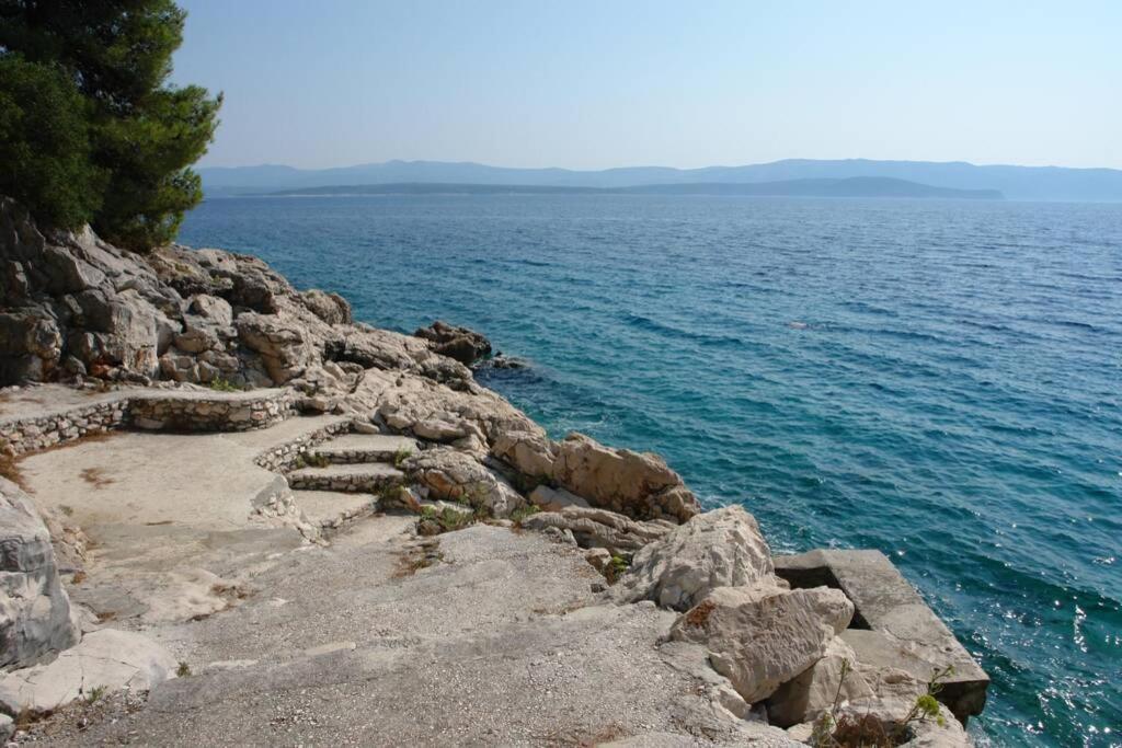 A Small Stone House By The Sea, In A Wineyard Nerezisca Esterno foto