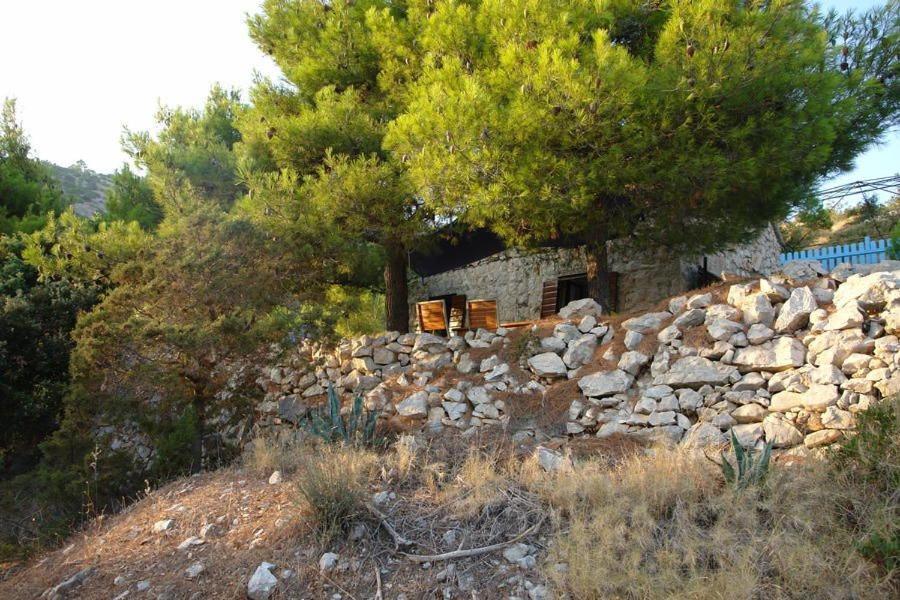 A Small Stone House By The Sea, In A Wineyard Nerezisca Esterno foto
